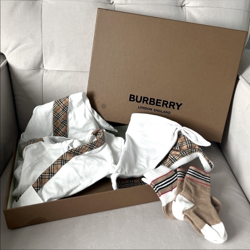 Burberry 3 piece set plus 2 pairs of socks